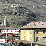 Bernina - 150 Metres To Bernina Express *