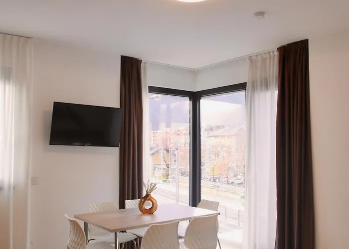 Bernina - 150 Metres To Bernina Express *